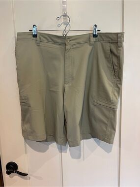 Champion Men's Tan Cargo Shorts